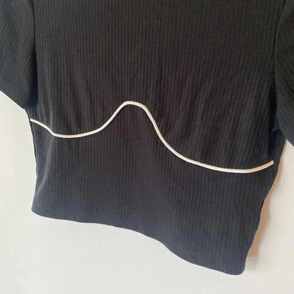 MakeMeChic Mock Neck Ribbed Knit Black White Bust Line Short Sleeve Crop Top M - Picture 5 of 8